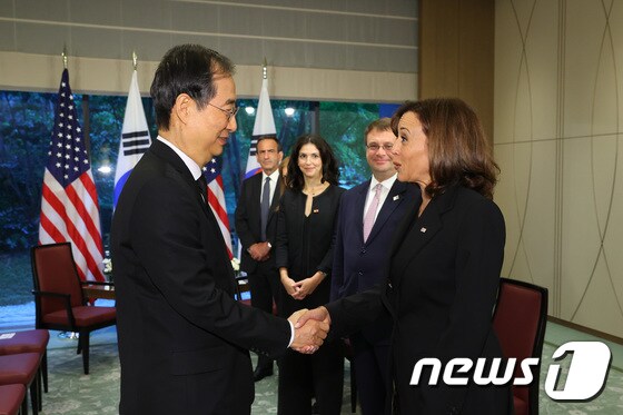 한덕수 국무총리(왼쪽)와 카멀라 해리스 미국 부통령 (총리실 제공) 2022.9.27/뉴스1 © News1 박지혜 기자