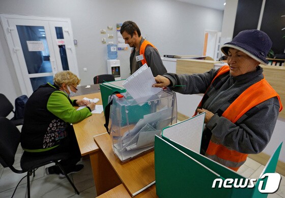 우크라이나 자포리자에서 러시아 합병 찬반 주민투표가 진행되고 있다. 2022.09.26. © 로이터=뉴스1 © News1 정윤영 기자