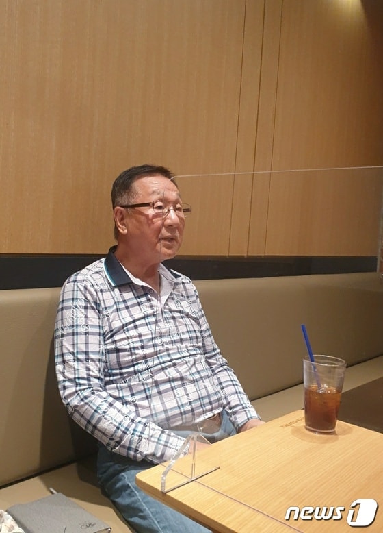 선감학원 피해자 안영화씨(70)가 인천 광역시 한 카페에서 지난 28일 자신이 경험했던 일들을 이야기 하고 있다.© 뉴스1