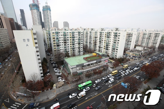 서울 영등포구 여의도 한양아파트의 모습. 2023.1.19/뉴스1 © News1 이승배 기자