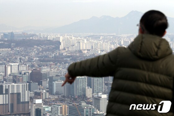 사진은 31일 서울 남산에서 바라본 아파트 단지의 모습. 2023.1.31/뉴스1 © News1 김진환 기자
