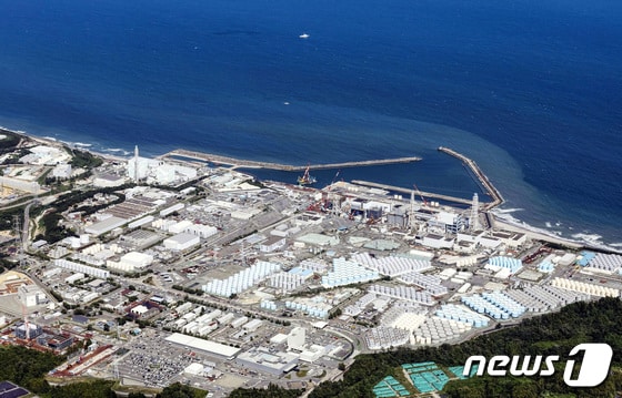 일본 후쿠시마현 오쿠마마치에서 방사능 오염수가 방류되기 전 촬영된 후쿠시마 제1 원자력발전소의 모습. 2023.08.24/ © 로이터=뉴스1 © News1 권진영 기자