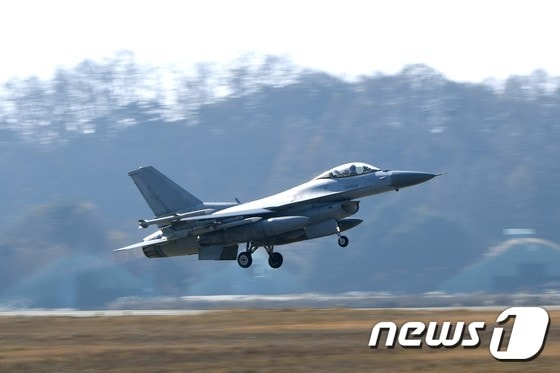 우리 공군의 F-16 전투기.<자료사진> (공군 제공) 2023.11.22/뉴스1