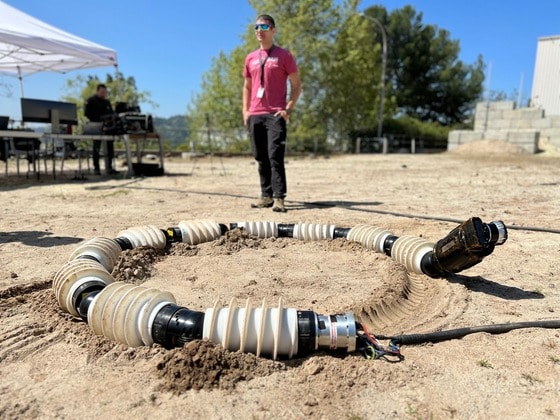 미국항공우주국(NASA) 제트추진연구소(JPL) 연구진이 개발한 뱀 로봇 'EELS'. (Credit: NASA/JPL-Caltech) 2023.11.03 /뉴스1