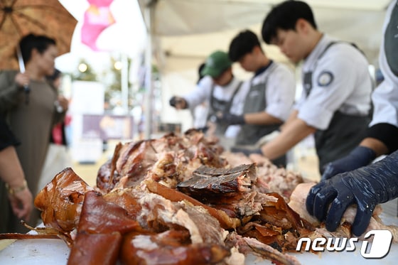  홍성군 '2023 글로벌 바베큐 페스티벌'에서 판매한 바베큐. (홍성군 제공) / 뉴스1