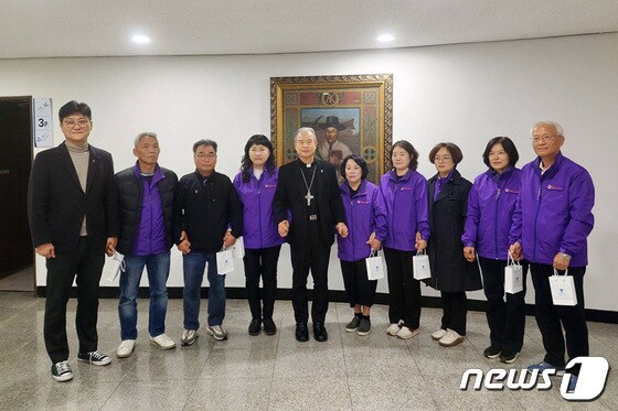 한국천주교주교회의 의장 이용훈 주교와 이태원참사 유가족