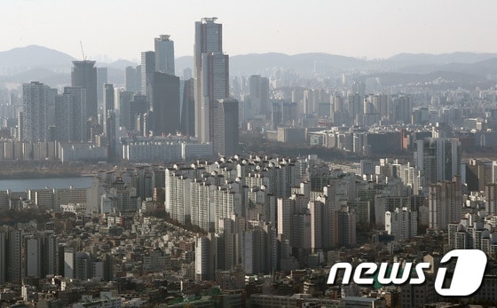서울 남산에서 바라본 서울 아파트단지들. 2023.12.1./뉴스1 © News1 박세연 기자