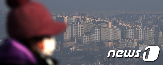 사진은 서울 중구 남산에서 바라본 도심 아파트 단지 모습. 2023.2.1/뉴스1 © News1 민경석 기자