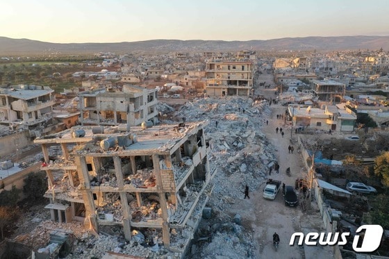대지진으로 황폐화된 시리아 서북부 진데이리스(Jindayris)의 반군 주둔 마을 2023.2.9 © AFP=뉴스1 © News1 정윤미 기자