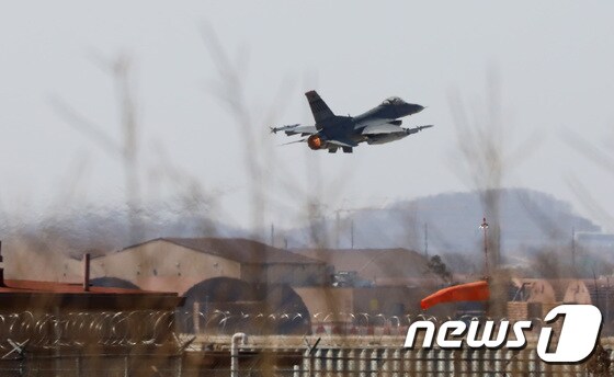 주한 미 공군  F-16전투기. 2023.2.20/뉴스1 © News1 김영운 기자