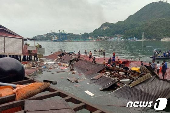 인도네시아 파푸아 북쪽 해안 인근에서 9일(현지시간) 규모 5.5의 지진이 발생해 4명이 숨진 것으로 파악됐다. © AFP=뉴스1 © News1 이유진 기자