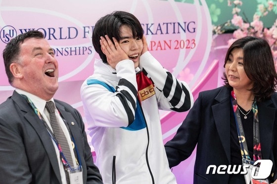 한국 남자 피겨스케이팅 선수 최초로 국제빙상경기연맹(ISU) 세계선수권대회에서 은메달을 수상한 차준환. © AFP=뉴스1