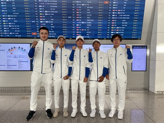 14세 이하 남자 대표팀은 2023 ITF 월드주니어테니스대회 아시아/오세아니아 지역 예선 참가를 위해 25일 말레이시아 쿠칭으로 출국했다.(대한테니스협회 제공)
