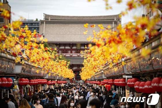 일본 도쿄의 인기 관광지 센소지에 돌아온 관광객들. 2022.10.12 © AFP=뉴스1 © News1 권진영 기자