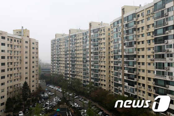 서울 강남구 압구정동 아파트 단지 모습./뉴스1 © News1 민경석 기자