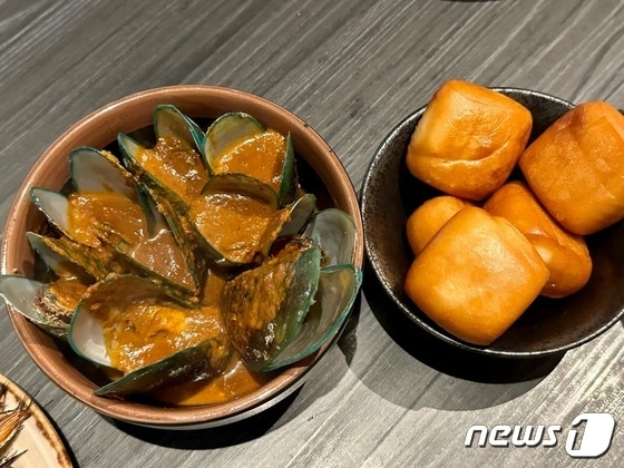 농장에서 채취한 홍합으로 만든 커리 홍합. 이 레스토랑의 대표 메뉴다.© News1 