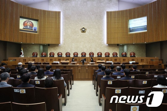 대법관들이 전원합의체 선고를 위해 자리에 앉아있다. (공동취재)2023.5.11/뉴스1 © News1 박세연 기자