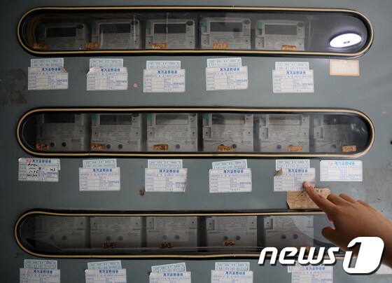  서울의 한 주택가에 설치된 전기 계량기. 2023.5.12/뉴스1 © News1 구윤성 기자