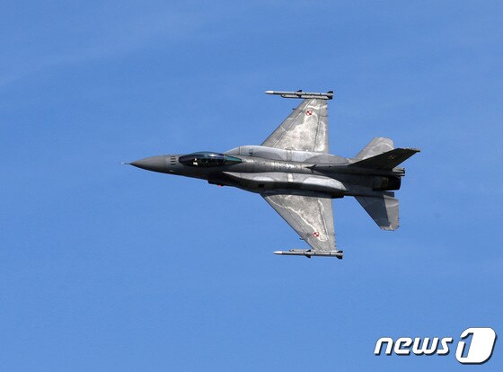 F-16 © 로이터=뉴스1 © News1 정윤경 기자