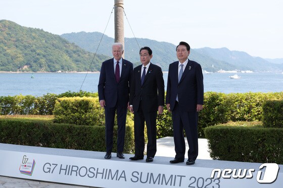 왼쪽부터 조 바이든 미국 대통령과 기시다 후미오 일본 총리, 윤석열 대통령. (대통령실 제공) 2023.5.21/뉴스1 © News1 오대일 기자