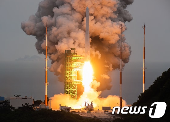 지난해 5월 25일 한국형 우주발사체 누리호(KSLV-Ⅱ)가 전남 고흥군 나로우주센터에서 발사되고 있다.(항공우주연구원 제공) 