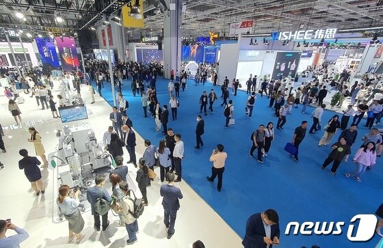 14일 중국 상해 국가회전중심(국제컨벤션센터)에서는 의료기기 전시회 '2023 CMEF'가 열렸다. © 뉴스1 최서윤 기자