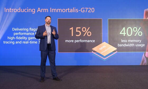 크리스 버기(Chris Bergey) Arm 클라이언트 사업부 수석 부사장 겸 총괄 매니저가 29일(이하 대만 현지시간) 오전 그랜드 하얏트 타이베이 호텔에서 열린 '컴퓨텍스 2023'에서 이모탈리스(Immortalis)-G720 GPU에 대해 설명하는 모습. (Arm 제공)