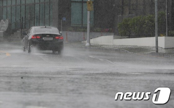 충남지역에 많은 비가 내리고 있다. © News1