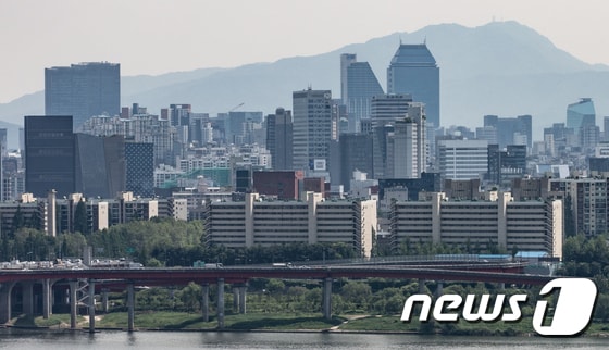 서울 강남구 압구정동 재건축 예정 아파트 단지. 2023.5.8/뉴스1 © News1 이재명 기자