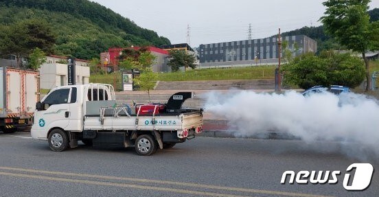 계룡보건소 방역차량 모습. (계룡시 제공) /뉴스1