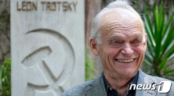 러시아 혁명가 레온 트로츠키의 손자 에스테반 볼코프가 17일(현지시간) 97세를 일기로 세상을 떠났다. 2023.06.17/뉴스1(레온 트로츠키 하우스 박물관 제공)