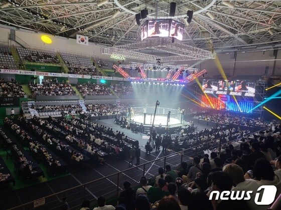 '2023 원주 MMA 스포츠 페스티벌'이 24일 강원 원주종합체육관에서 열리고 있다. 2023.6.24/뉴스1 신관호 기자