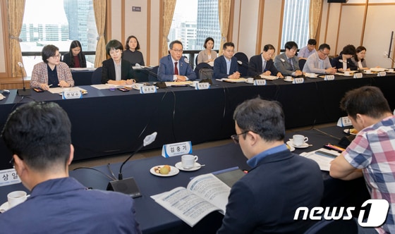 보건복지부는 9일 서울 중구 한국프레스센터에서 2023년 보건의료데이터 정책심의위원회를 열고 올해 건강정보 고속도로 추진계획 등의 안건들을 논의했다고 밝혔다(보건복지부 제공)
