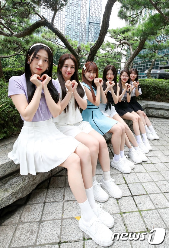 걸그룹 아일리원/(왼쪽부터) 엘바, 하나, 리리카, 로나, 아라, 나유 © News1 김성진 기자