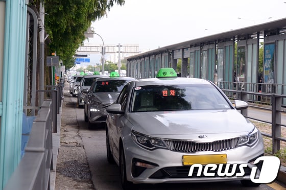택시 모습. 2023.7.3/뉴스1 © News1 이승현 기자