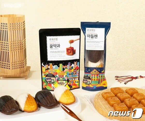 이마트24가 한국의집과 손잡고 만든 꿀약과와 마들렌.(이마트24 제공)