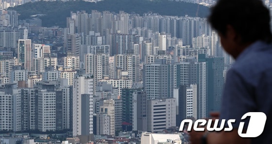 서울 남산에서 내려다 본 시내 아파트. 2023.9.18/뉴스1 © News1 구윤성 기자