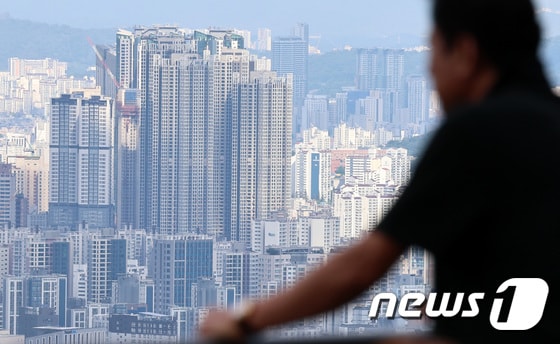  서울 남산에서 내려다 본 시내 아파트의 모습. 2023.9.18/뉴스1 © News1 구윤성 기자