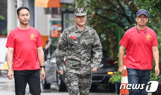 박정훈 전 해병대 수사단장(가운데). 2023.9.20/뉴스1 © News1 김도우 기자