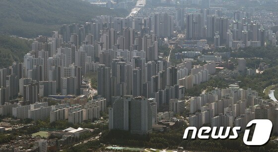 서울 지역 아파트 단지 전경.© News1 박세연 기자