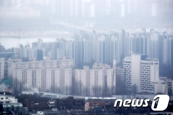 서울 남산에서 바라본 아파트 단지 모습. 2024.1.21/뉴스1 © News1 이광호 기자
