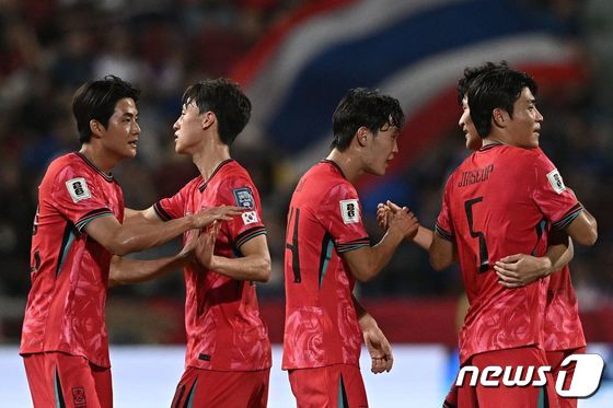 태국 원정에서 승리한 한국 축구대표팀 © AFP=뉴스1 © News1 박지혜 기자