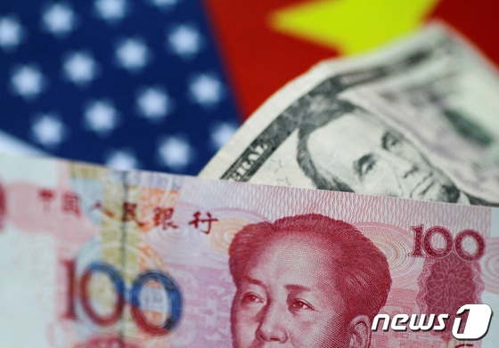 미국 달러와 중국 위안화 © 로이터=뉴스1