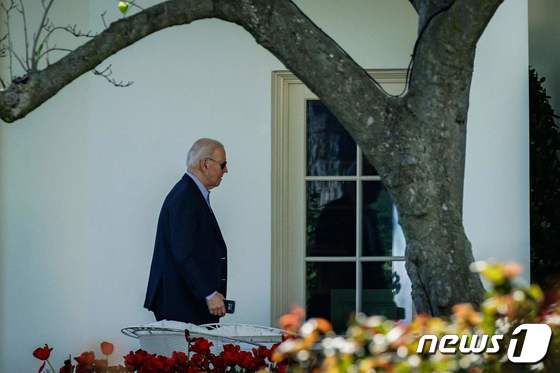조 바이든 미국 대통령이 13일 (현지시간) 이란의 이스라엘 공격에 대한 긴급 협의를 하기 위해 델라웨어의 주말 휴가를 줄이고 워싱턴 백악관에 돌아 오고 있다. 2024. 4. 15 © AFP=뉴스1 © News1 우동명 기자