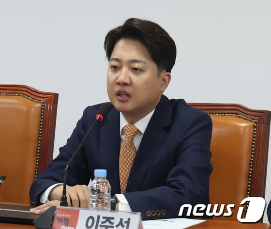 이준석, '박영선·양정철 기용설'에 "끔찍한 혼종···문재인 아바타"