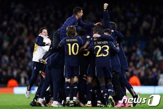 승부차기 끝에 유럽축구연맹(UEFA) 챔피언스리그 준결승에 진출한 레알 마드리드. © AFP=뉴스1