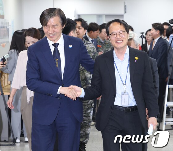 '채상병 특검법 처리 촉구' 회견 참석하는 박주민·조국