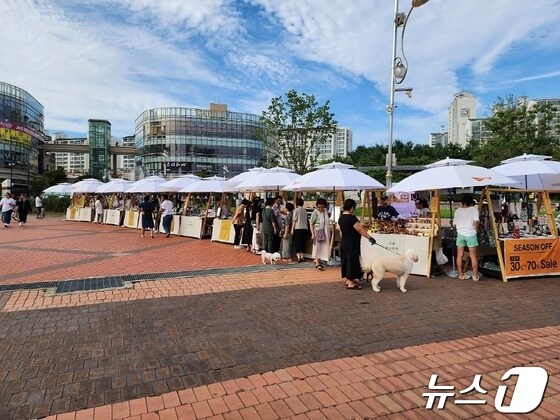 지난해 일산문화광장에서 열린 '고양호수마켓' 모습. (고양시 제공)