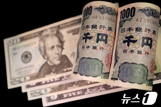 미국 달러와 일본 엔화 © 로이터=뉴스1