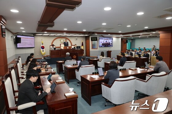 25일 전북자치도 진안군의회가 제290회 임시회를 폐회하고 있다.(의회제공)2024.4.25/뉴스1